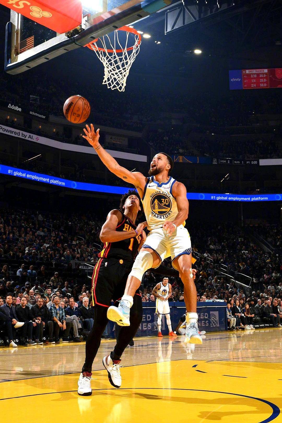 雷速-包含库里在老鹰比赛中挺进下一轮，突破纪录引发热议！的词条