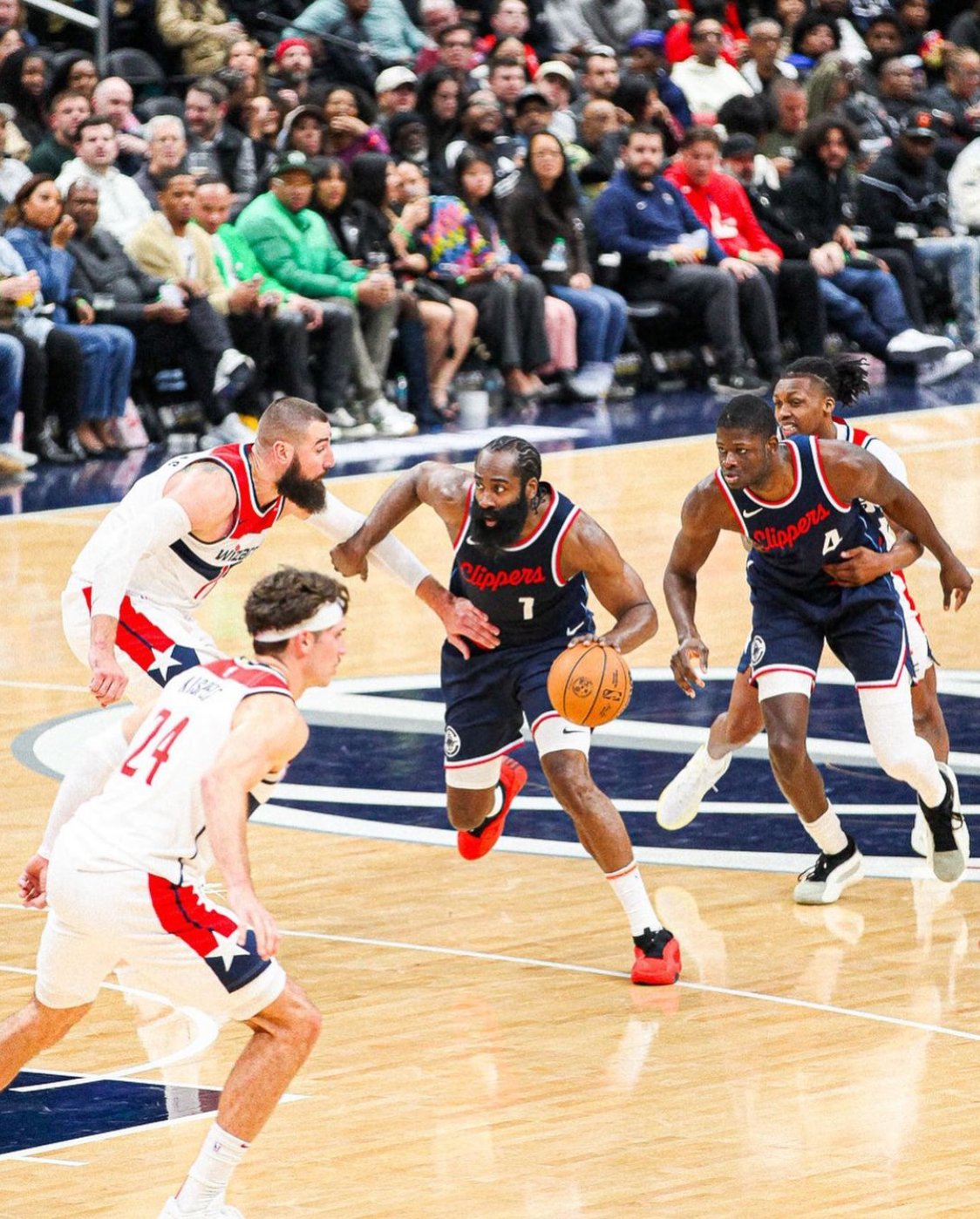 哈登关键节点绝杀，西班牙队带队取胜！的简单介绍